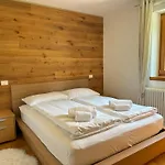 Rehkitz Apartman *